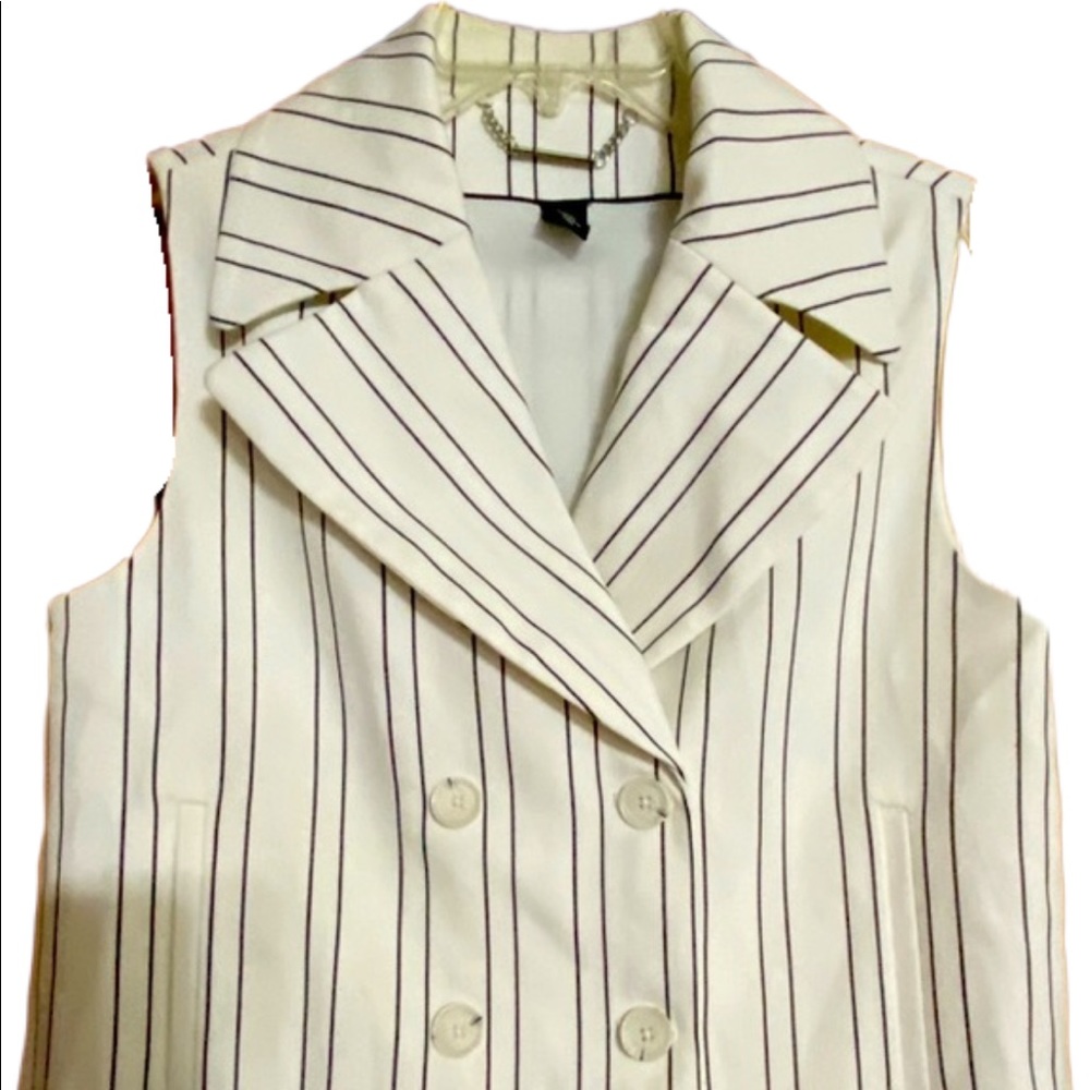 WHBM sleeveless blouse/jacket